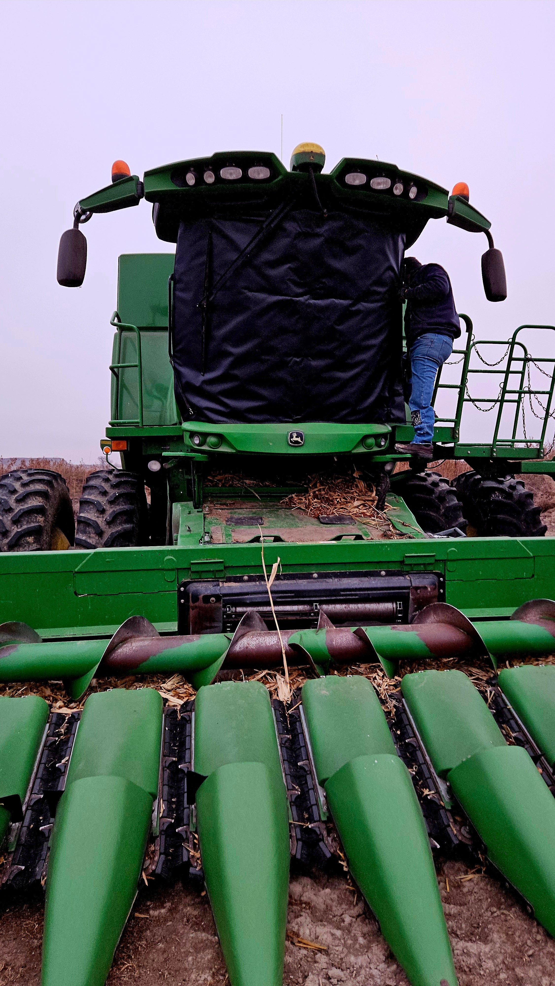Agriculture/ Heavy Equipment - Swather, Combine ect.58.5L x 104W - XLarge Transport Windshield Protection